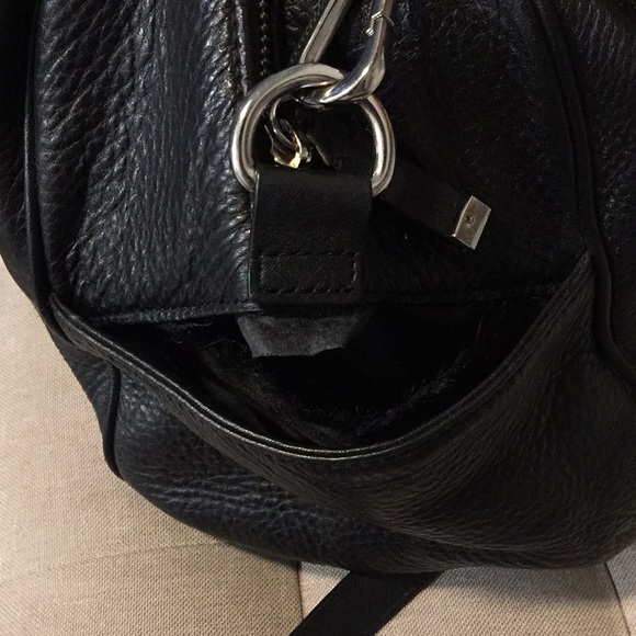 ❌❌SOLD❌❌ Black Calvin Klein Medium Crossbody 🖤✨ - Picture 6 of 8